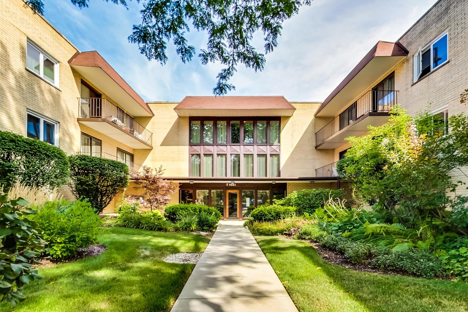 9801 Gross Point Road, Unit 306 Skokie, IL 60076 - Photo 5 of 30