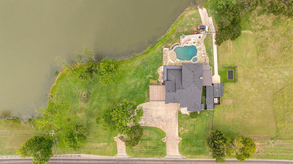 2402 Country Club Road Ennis, TX 75119 - Photo 29 of 33