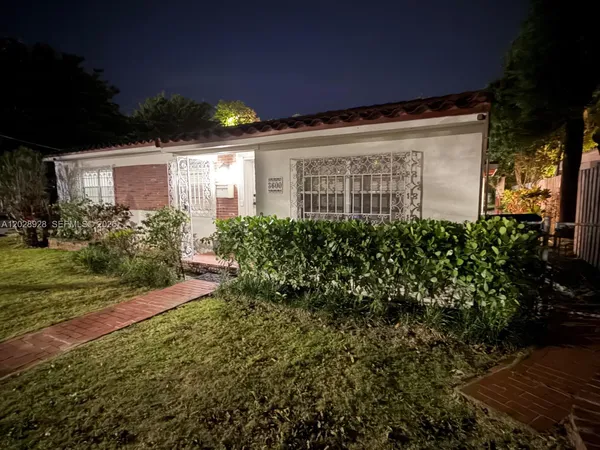 $4,500 | 3600 Southwest 26th Street, Miami, FL 33133