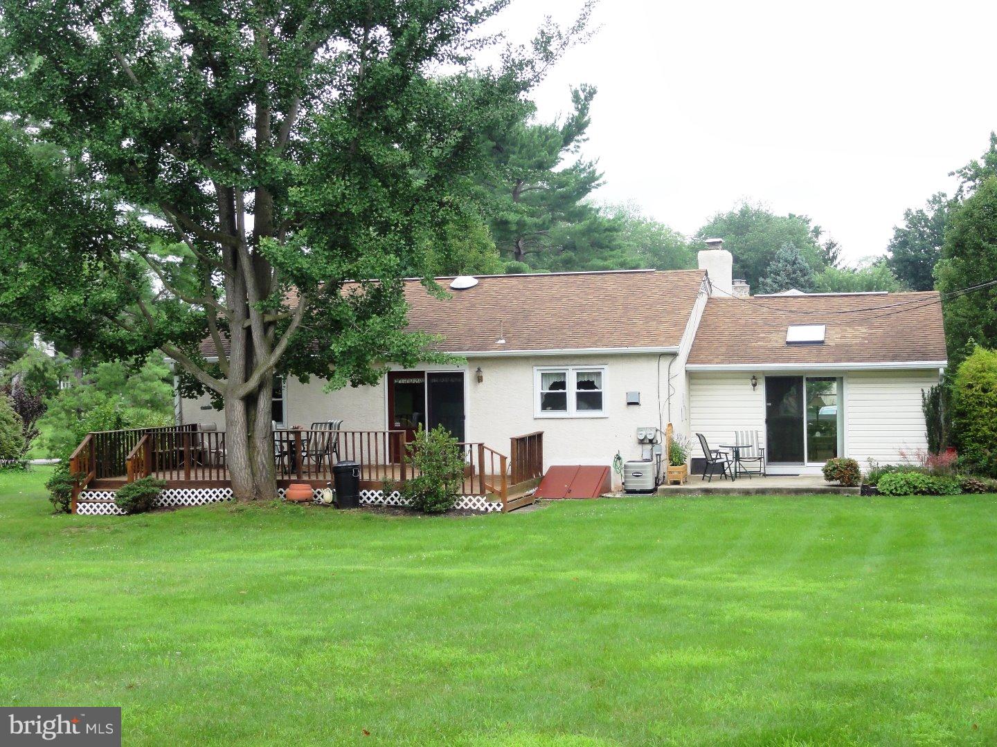8 Pheasant Road Audubon, PA 19403 - Photo 2 of 25 Exterior Back