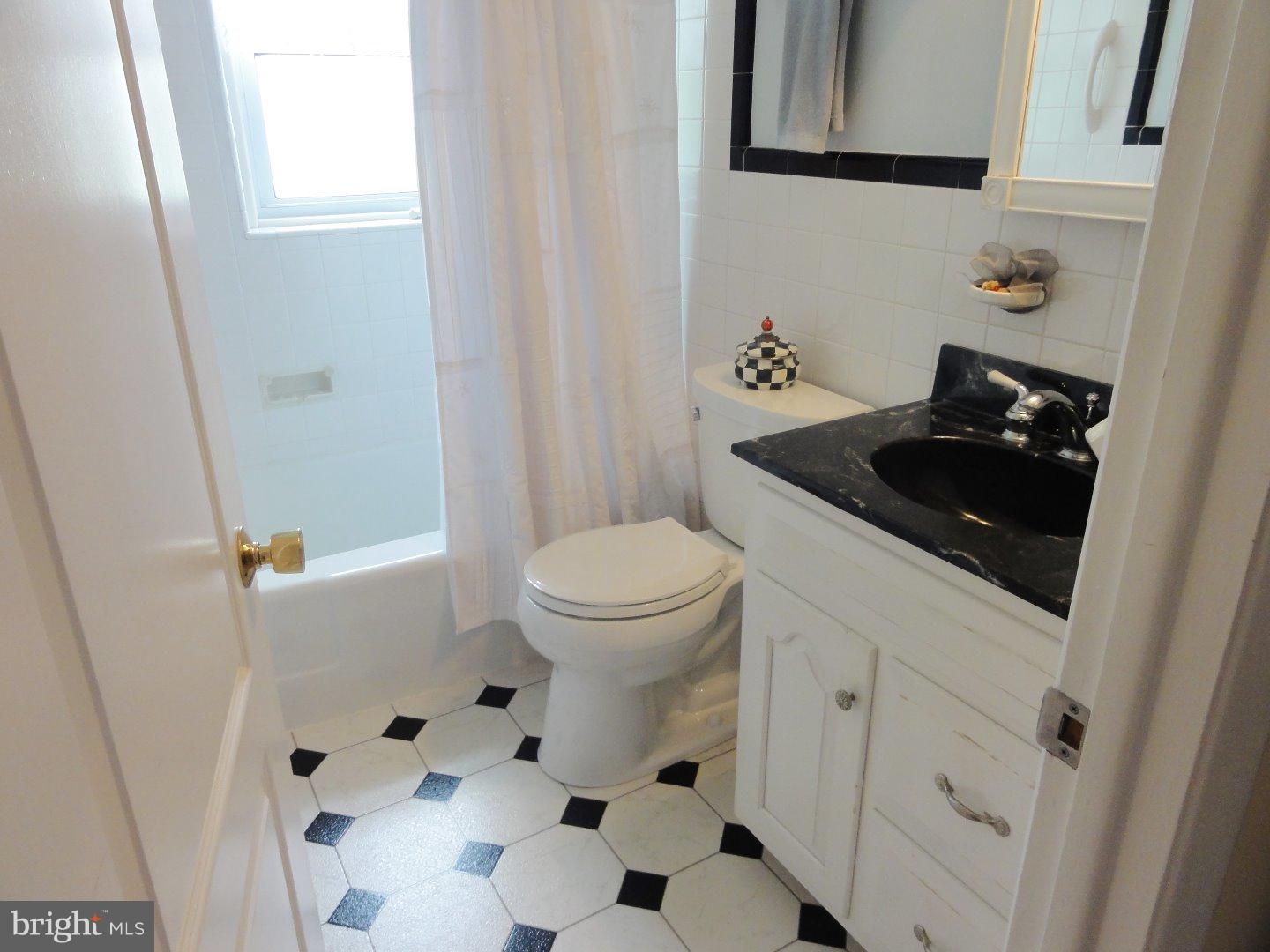 8 Pheasant Road Audubon, PA 19403 - Photo 19 of 25 Bathroom