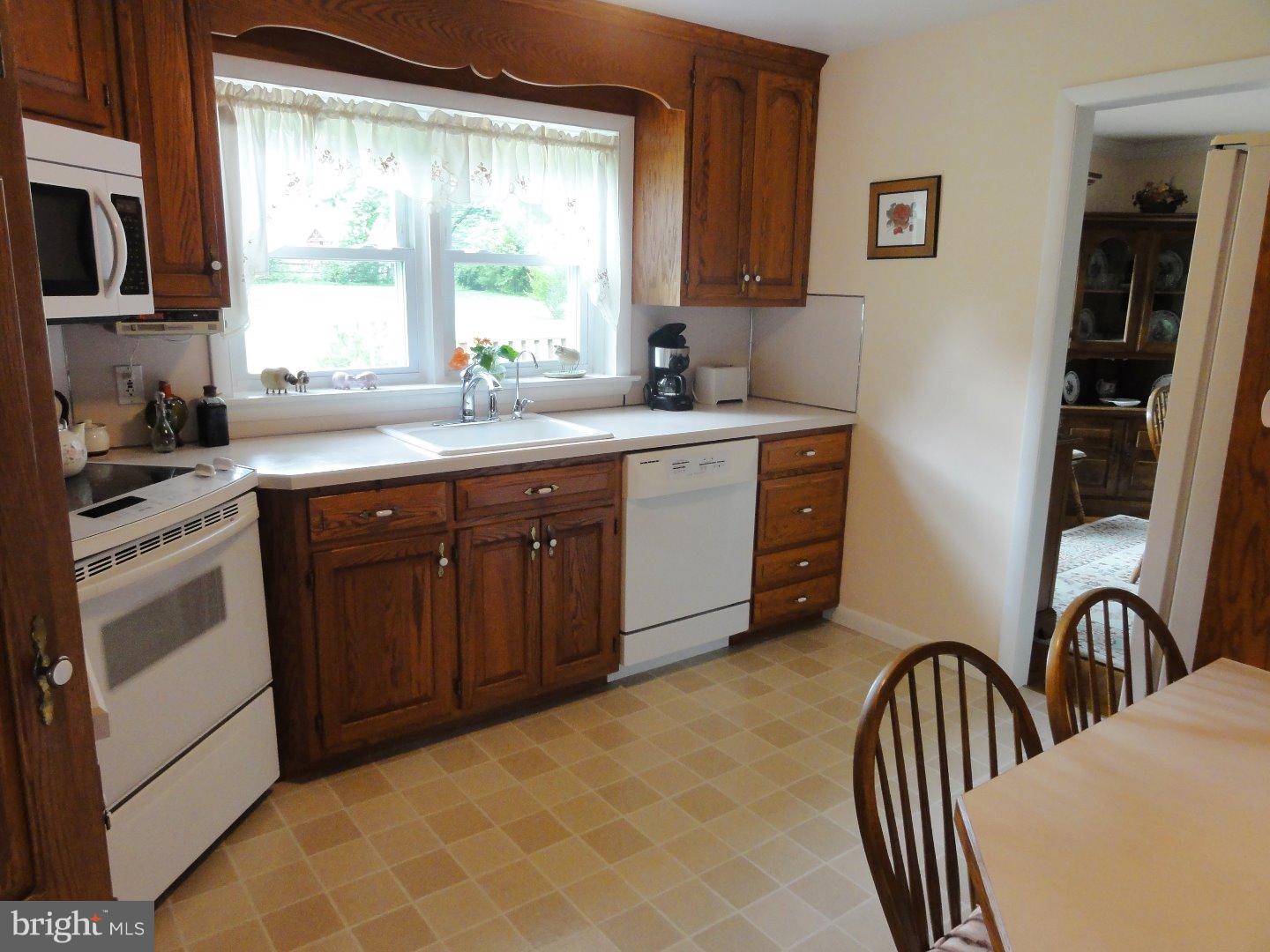 8 Pheasant Road Audubon, PA 19403 - Photo 9 of 25 Kitchen
