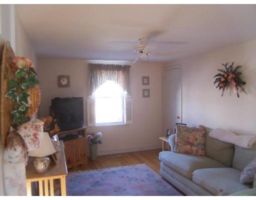37 Julian Road Randolph, MA 02368 - Photo 7 of 12 Gallery Image 7