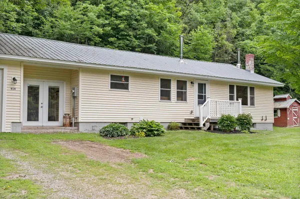 $359,000 | 919 Vermont Rte 100, Rochester, VT 05767