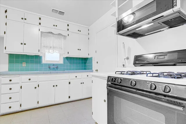 a close view of stove top oven