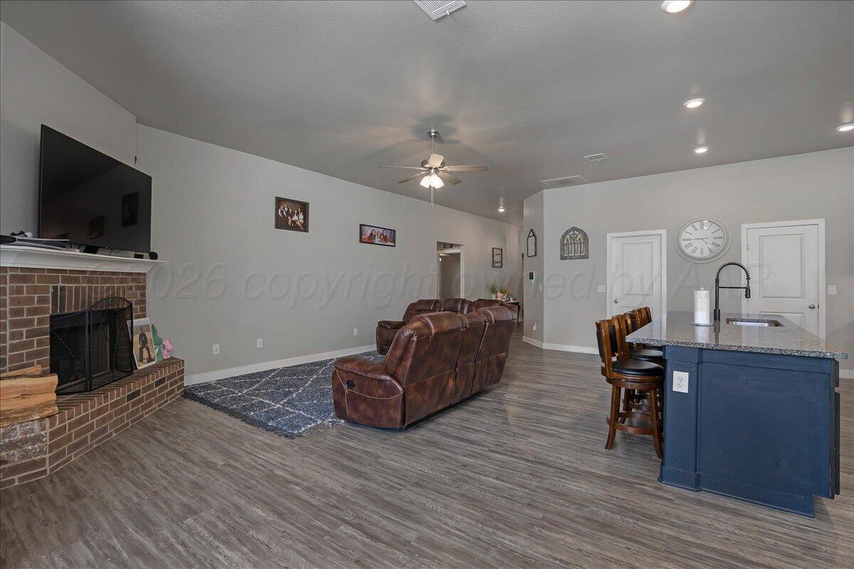 7100 Hart Road Amarillo, TX 79118 - Photo 6 of 24 06-Living Room 3