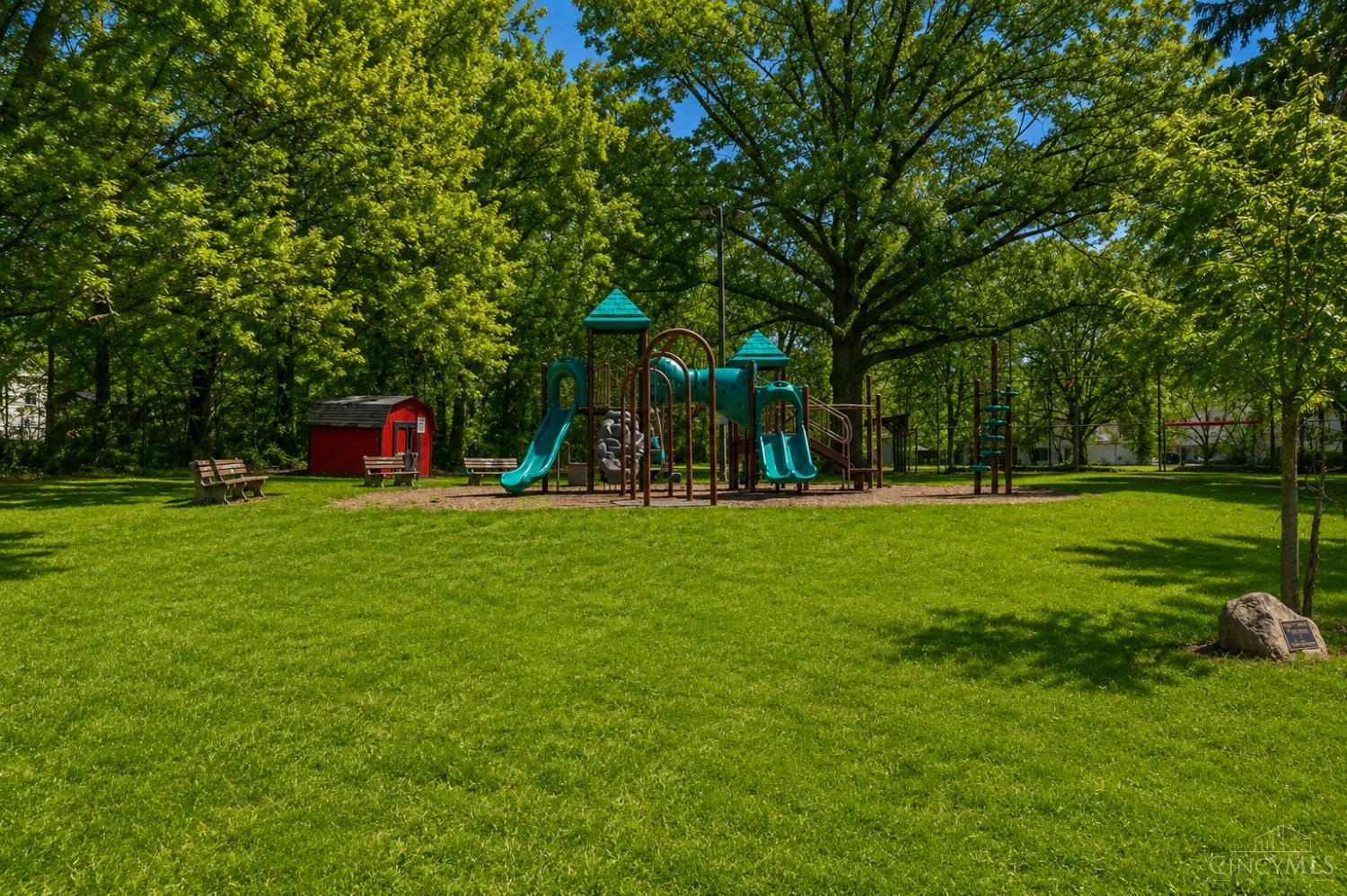 33 Farragut Road Greenhills, OH 45218 - Photo 36 of 37 Gallery Image 36