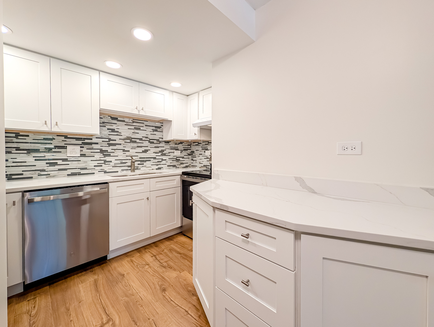 444 Spring Road, Unit 12 Elmhurst, IL 60126 - Photo 9 of 20