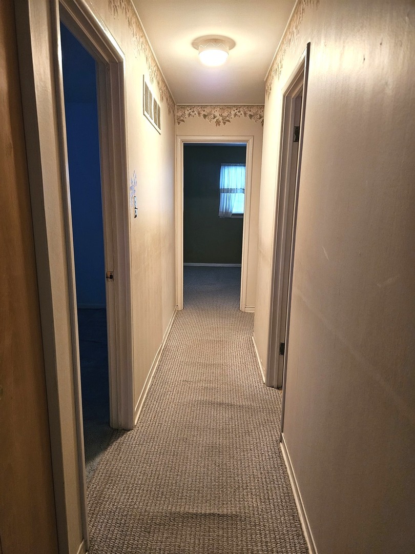 209 Indiana Street Park Forest, IL 60466 - Photo 8 of 24