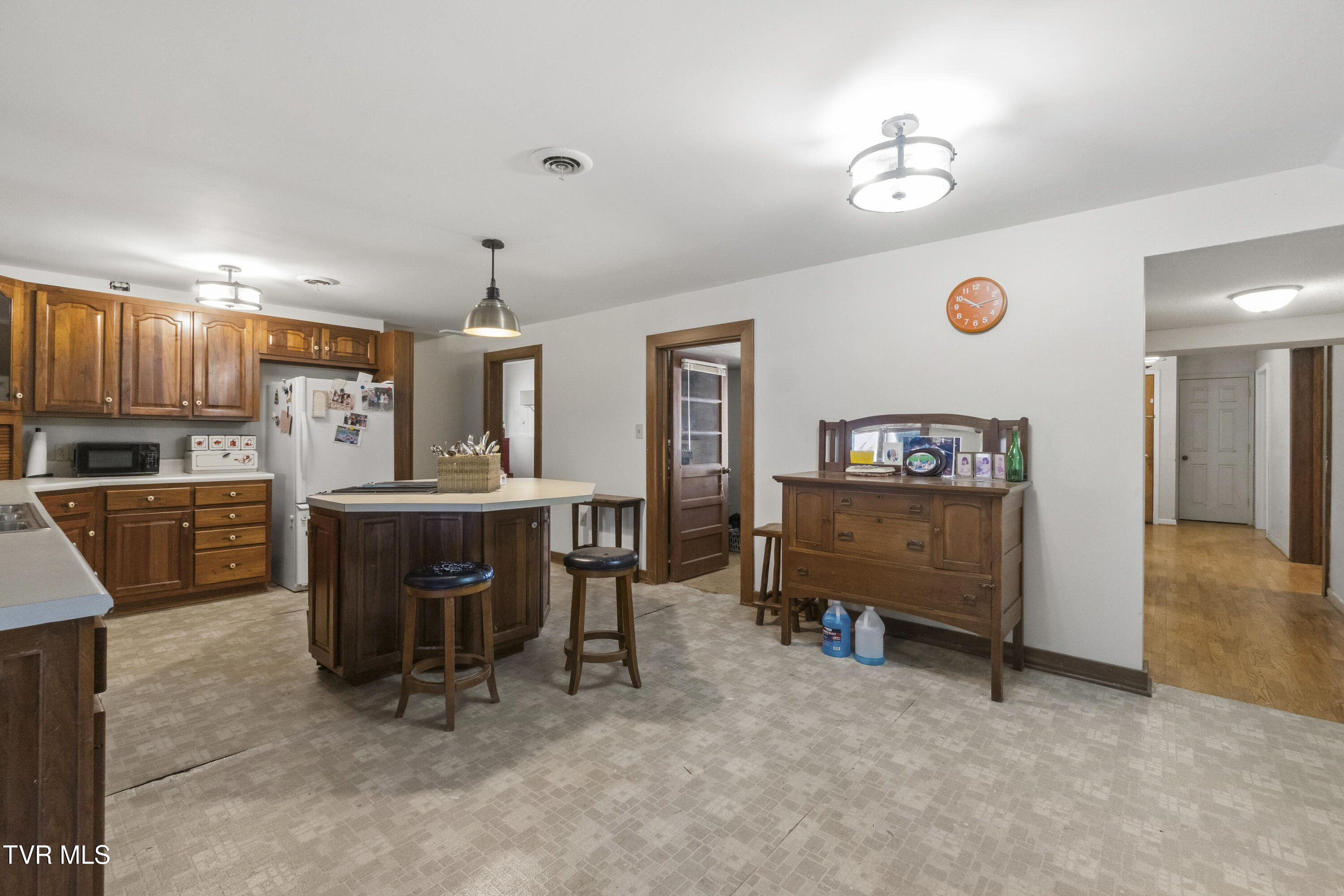 386 Fox Road Chuckey, TN 37641 - Photo 11 of 93 11