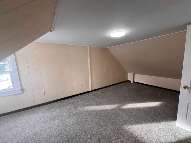 $2,300 | 15 1/2 Ridge Street, Nashua, NH 03064