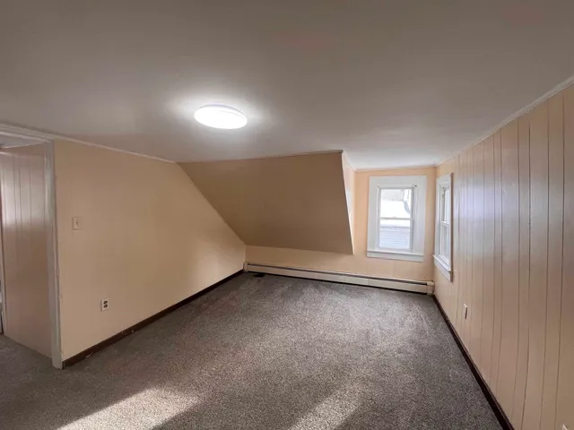 $2,300 | 15 1/2 Ridge Street, Nashua, NH 03064