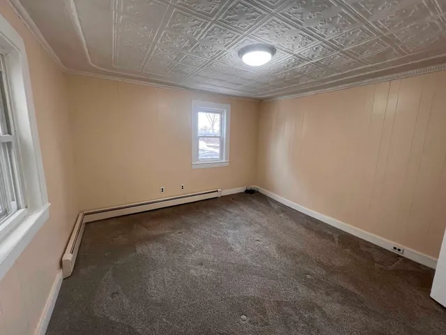 $2,300 | 15 1/2 Ridge Street, Nashua, NH 03064