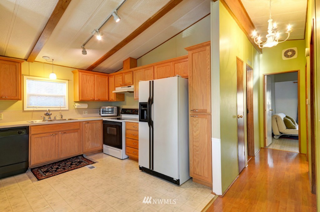 12718 Northeast 199th Street Bothell, WA 98011 - Photo 11 of 24 Gallery Image 11