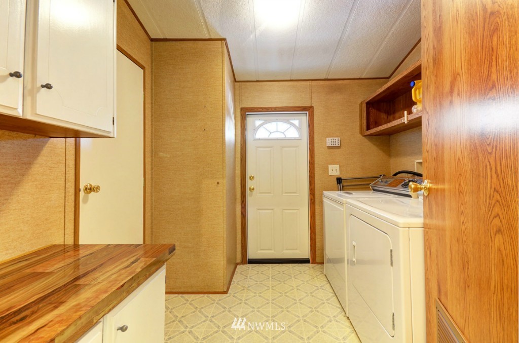 12718 Northeast 199th Street Bothell, WA 98011 - Photo 12 of 24 Gallery Image 12