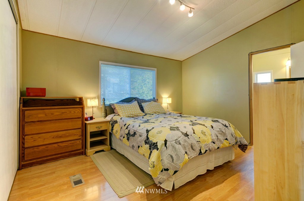 12718 Northeast 199th Street Bothell, WA 98011 - Photo 14 of 24 Gallery Image 14