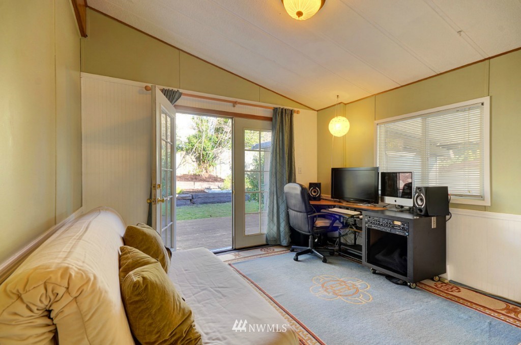 12718 Northeast 199th Street Bothell, WA 98011 - Photo 16 of 24 Gallery Image 16