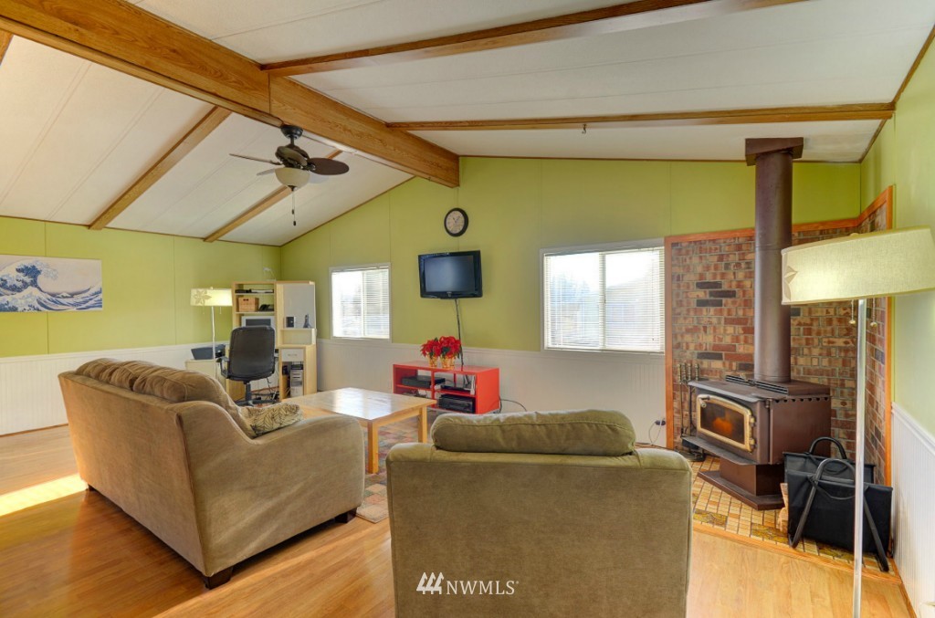 12718 Northeast 199th Street Bothell, WA 98011 - Photo 4 of 24 Gallery Image 4