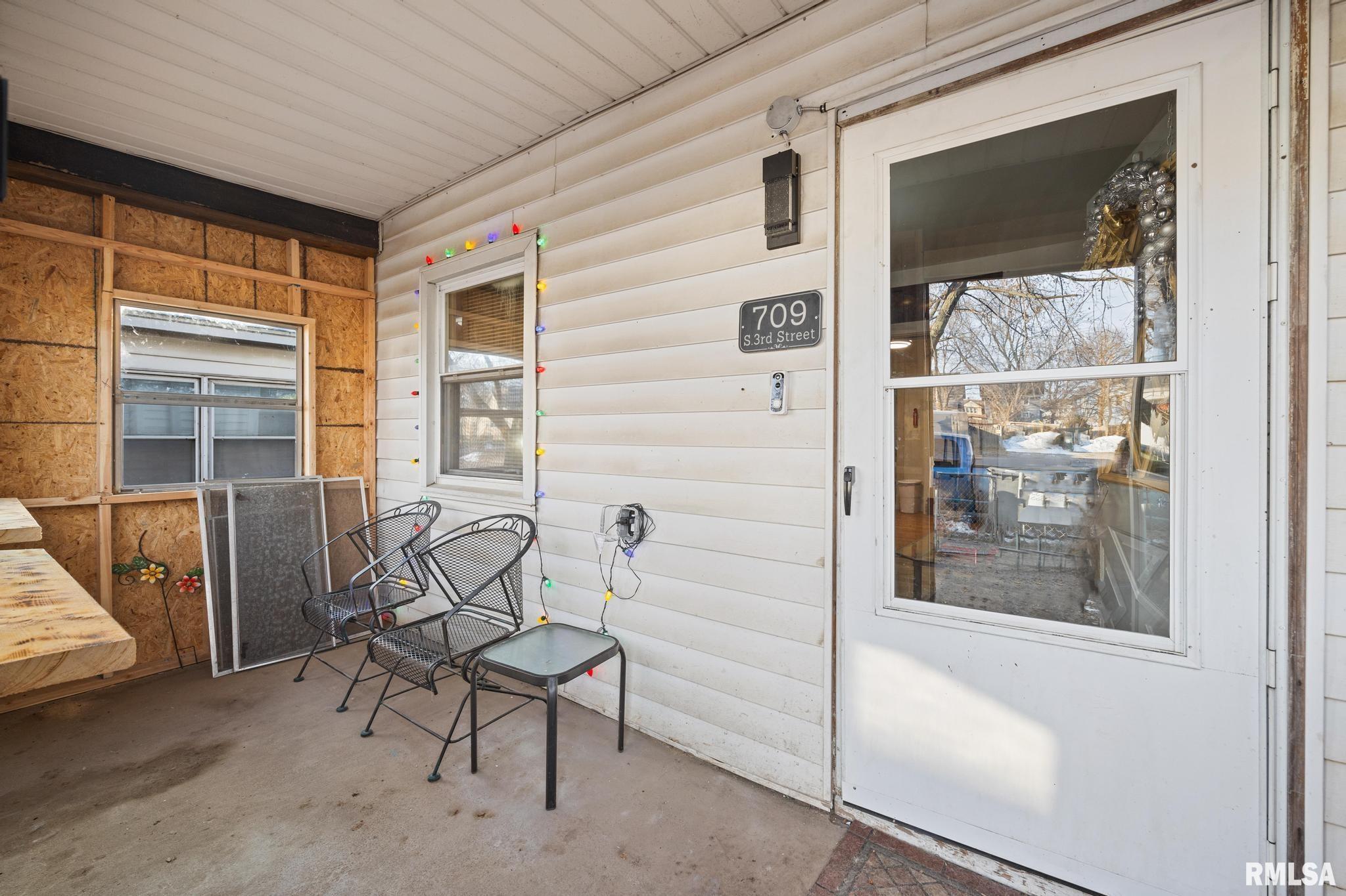 709 South 3rd Street Pekin, IL 61554 - Photo 3 of 23