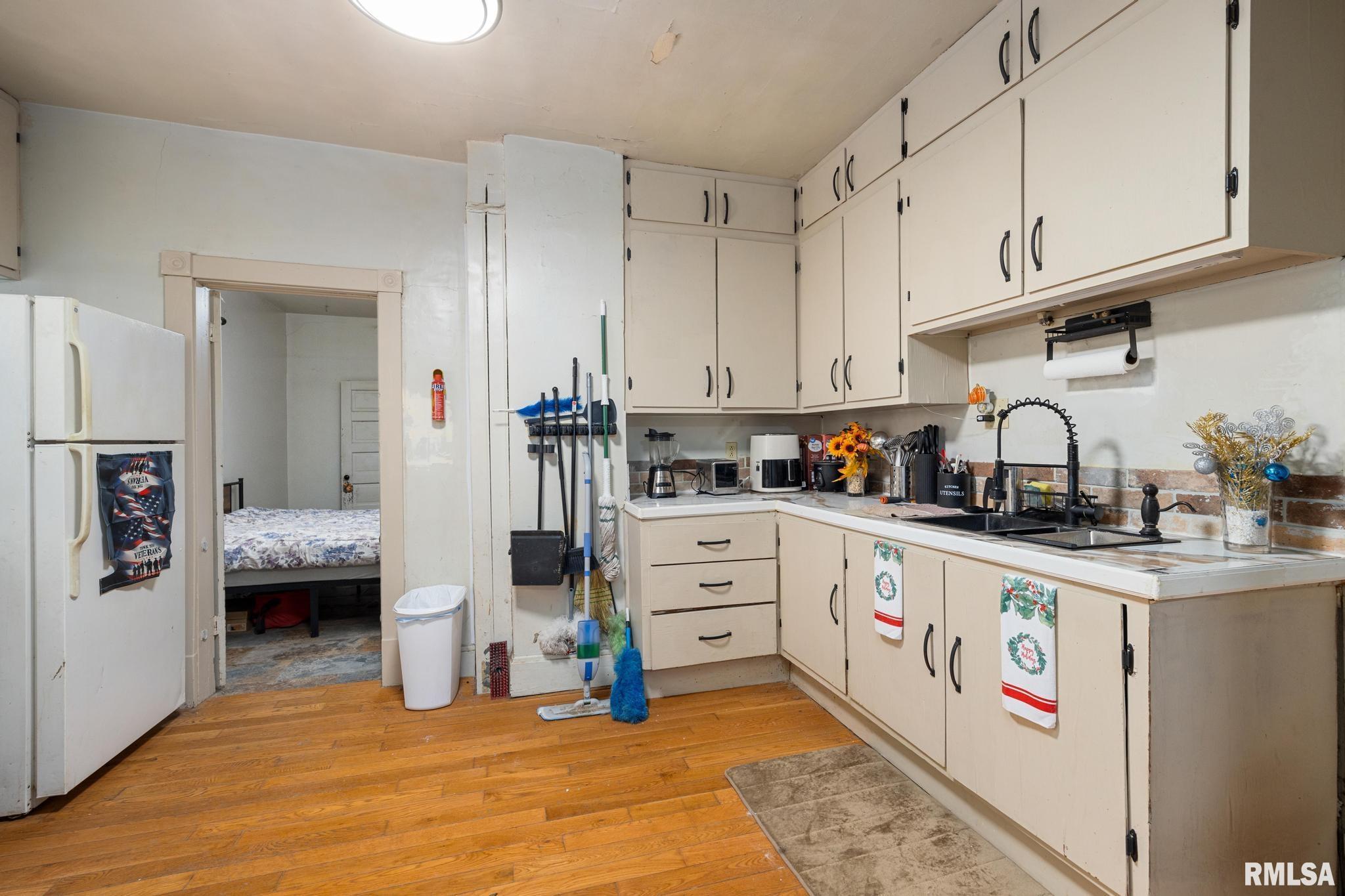 709 South 3rd Street Pekin, IL 61554 - Photo 7 of 23