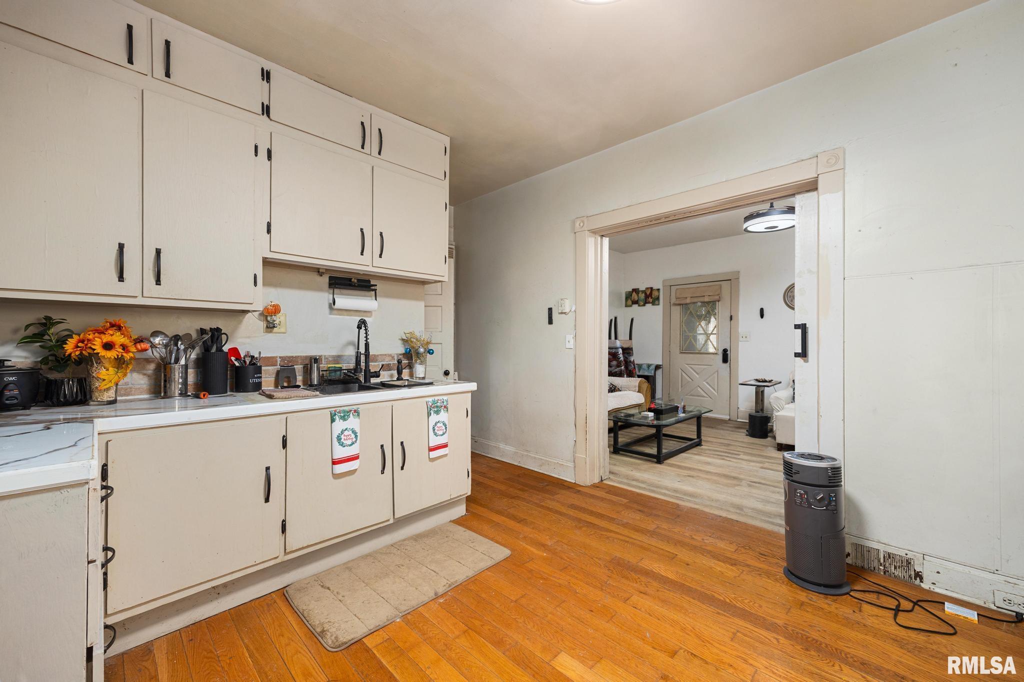 709 South 3rd Street Pekin, IL 61554 - Photo 9 of 23