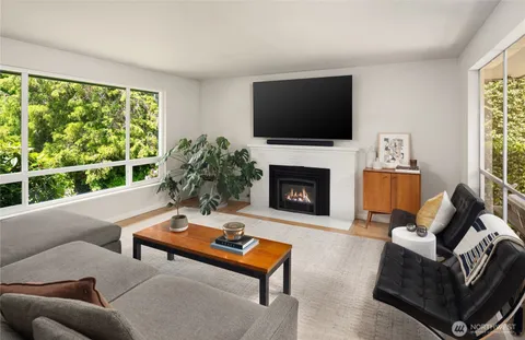 $999,999 | 717 West Cremona Street, Seattle, WA 98119