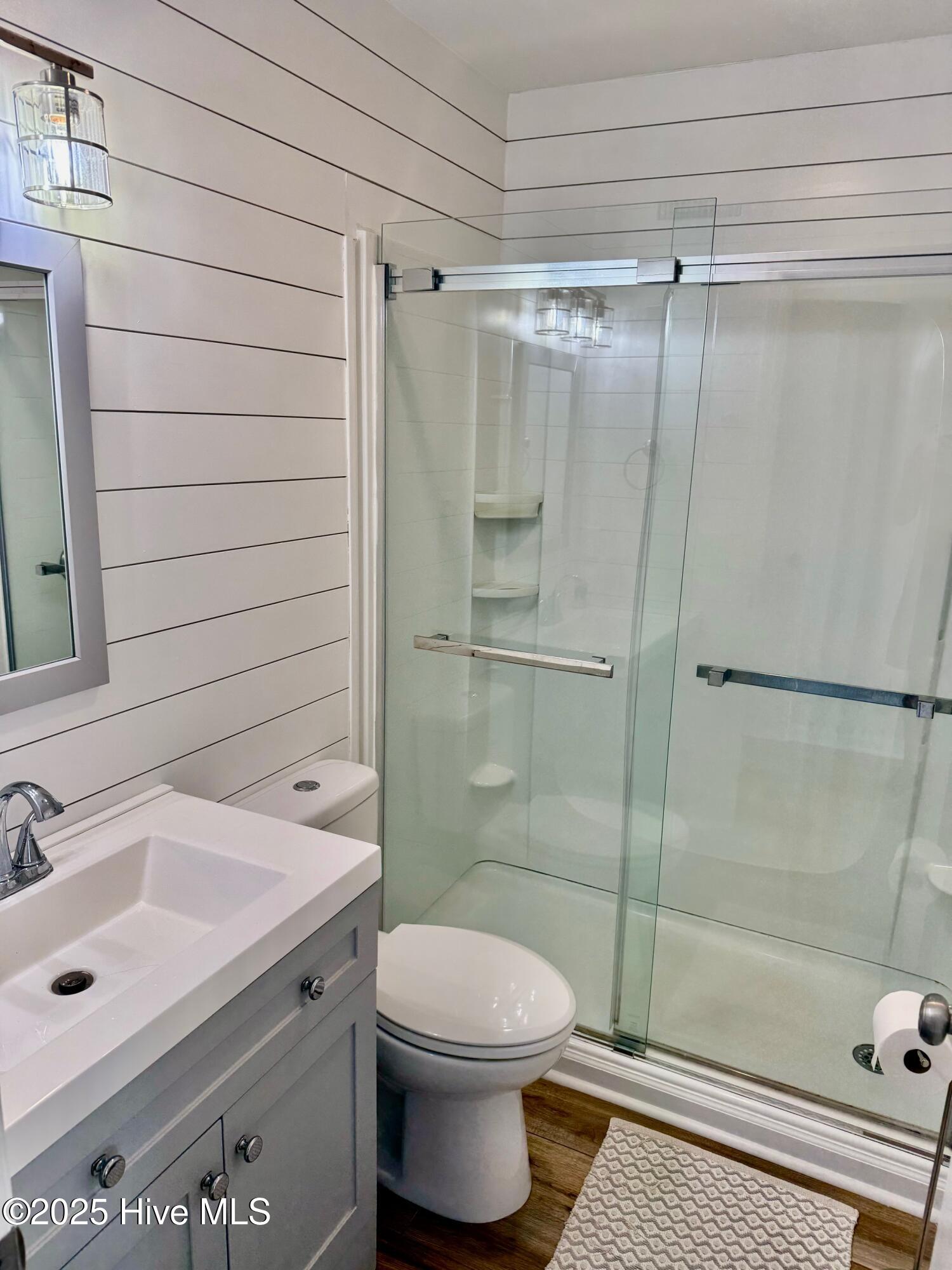 31 Ocean Isle W Boulevard, Unit 32 Ocean Isle Beach, NC 28469 - Photo 9 of 15 Primary Bath