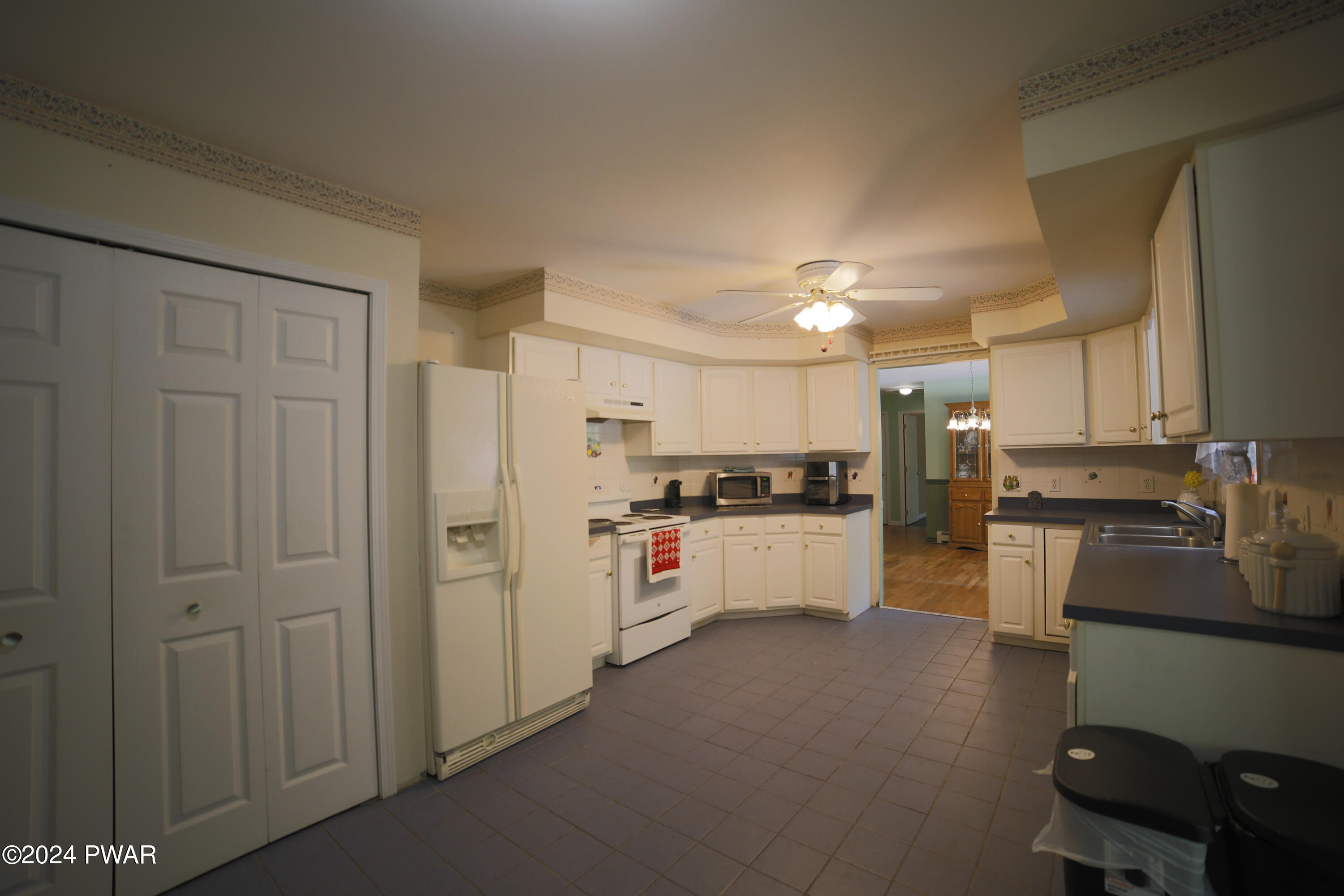 173 Meadow Ridge Acres Road Dingmans Ferry, PA 18328 - Photo 8 of 36 _K4L1522