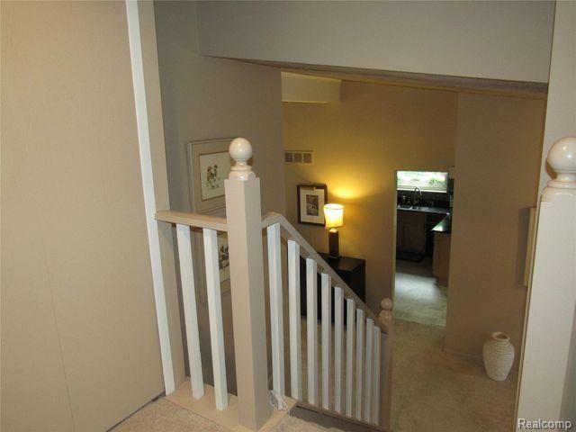 3056 Rolling Green Circle South Rochester Hills, MI 48309 - Photo 13 of 28