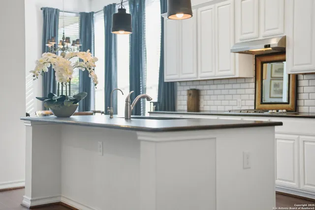 $475,000 | 30693 Horseshoe Path, Bulverde, TX 78163