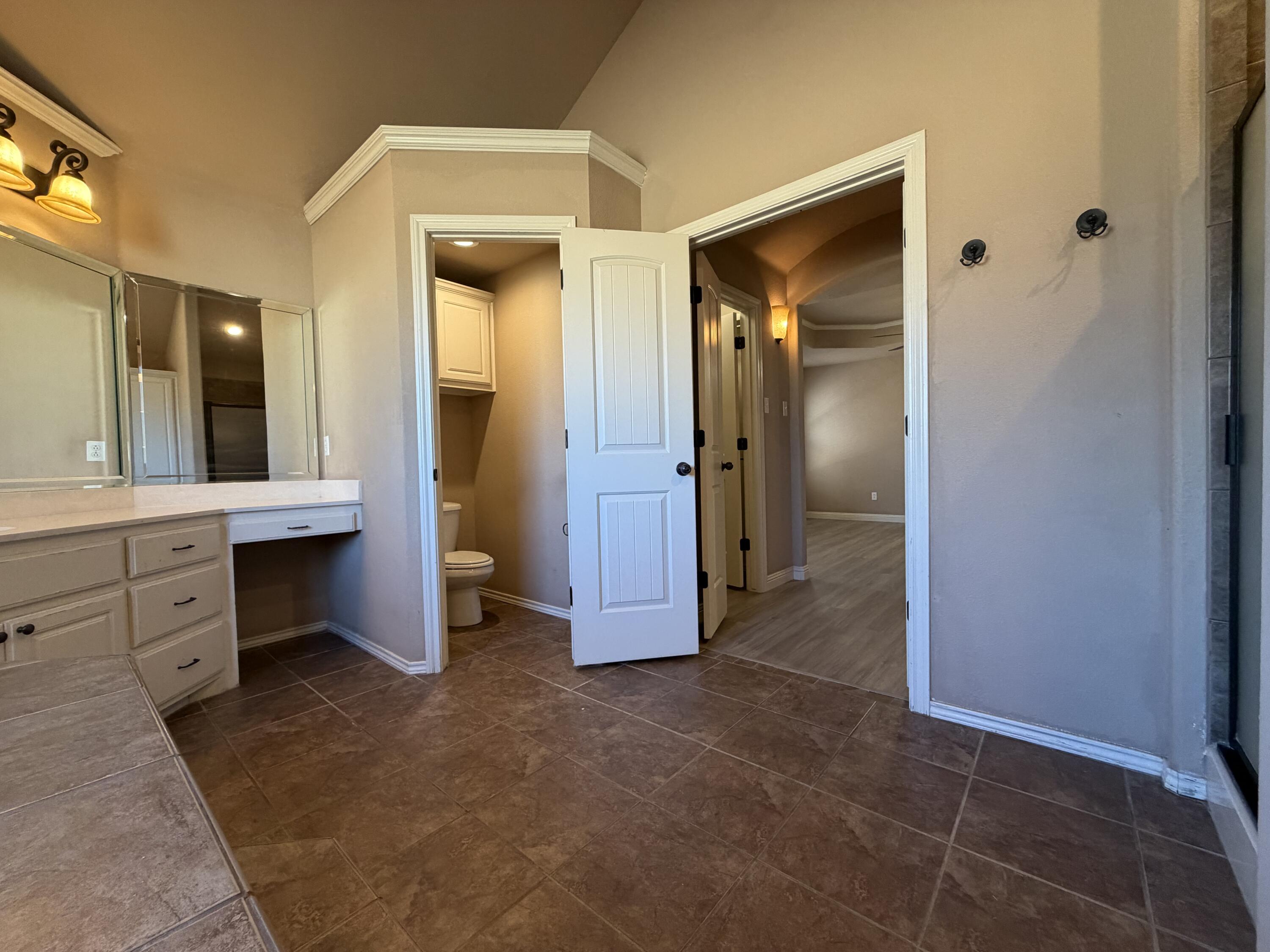 5508 104th Street Lubbock, TX 79424 - Photo 30 of 38 Primary Bathroom