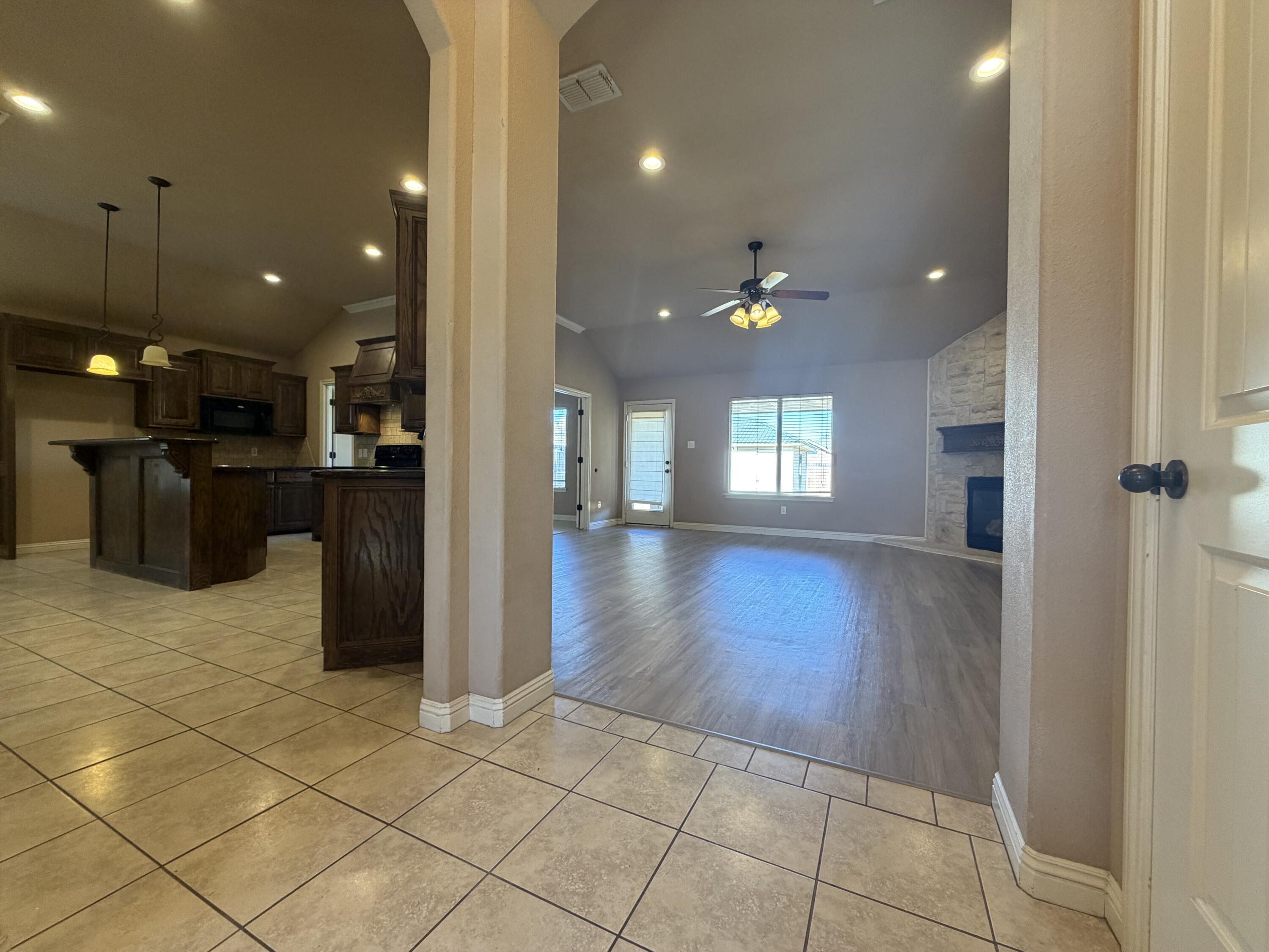 5508 104th Street Lubbock, TX 79424 - Photo 3 of 38 Entry Way