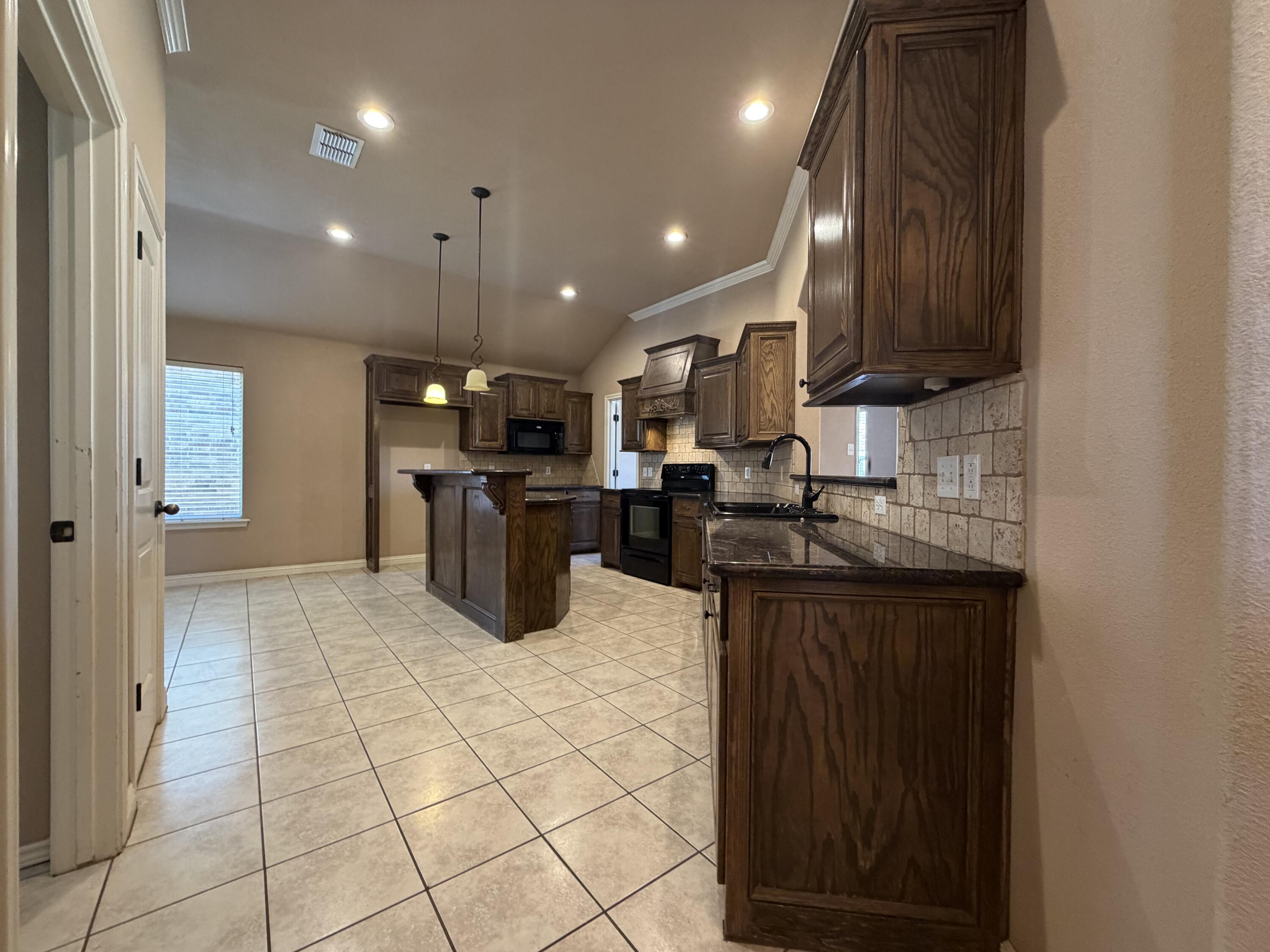 5508 104th Street Lubbock, TX 79424 - Photo 6 of 38 Kitchen