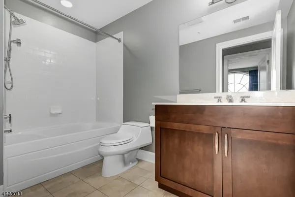 $6,900 | 40 West Park Place, Unit 213, Morristown, NJ 07960