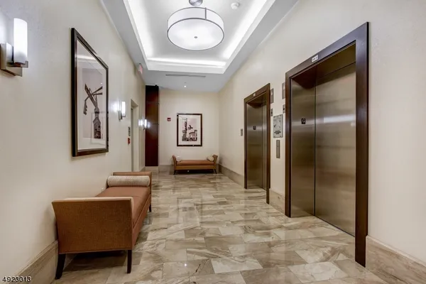 $6,900 | 40 West Park Place, Unit 213, Morristown, NJ 07960