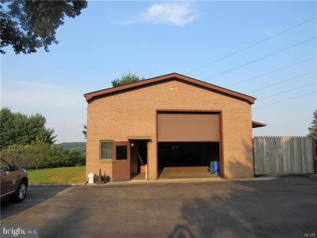 1890 Highpoint Road Coopersburg, PA 18036 - Photo 15 of 18