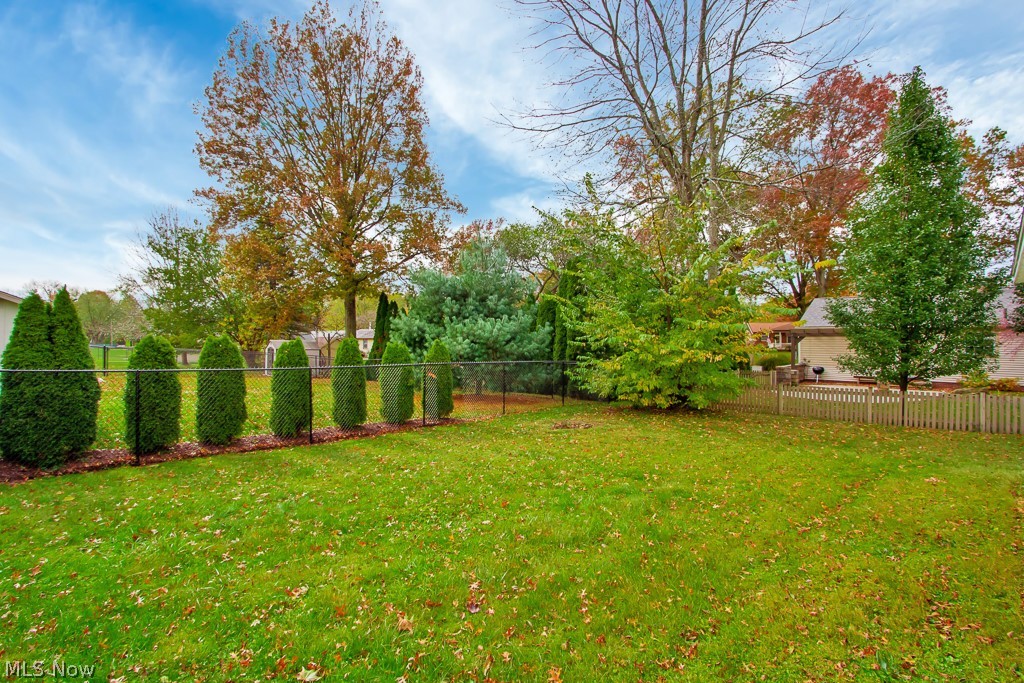 357 Mohawk Street Northwest Canton, OH 44708 - Photo 5 of 23 Gallery Image 5