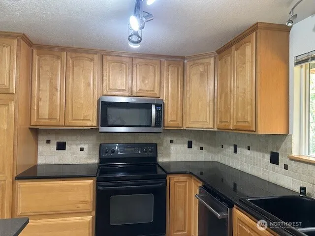 $769,999 | 901 94th Street Southeast, Everett, WA 98208