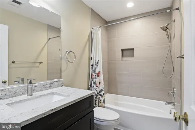 $3,300 | 43909 Thorncroft Terrace, Ashburn, VA 20148