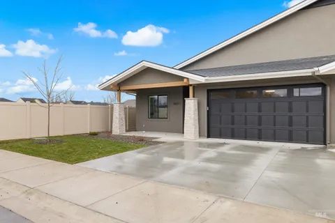 $539,900 | 3057 North Lapis Avenue, Meridian, ID 83646
