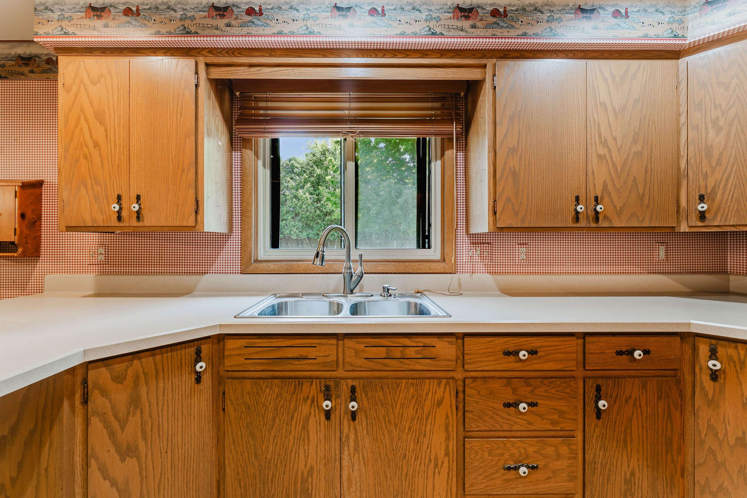 2897 Omro Road Oshkosh, WI 54904 - Photo 7 of 30