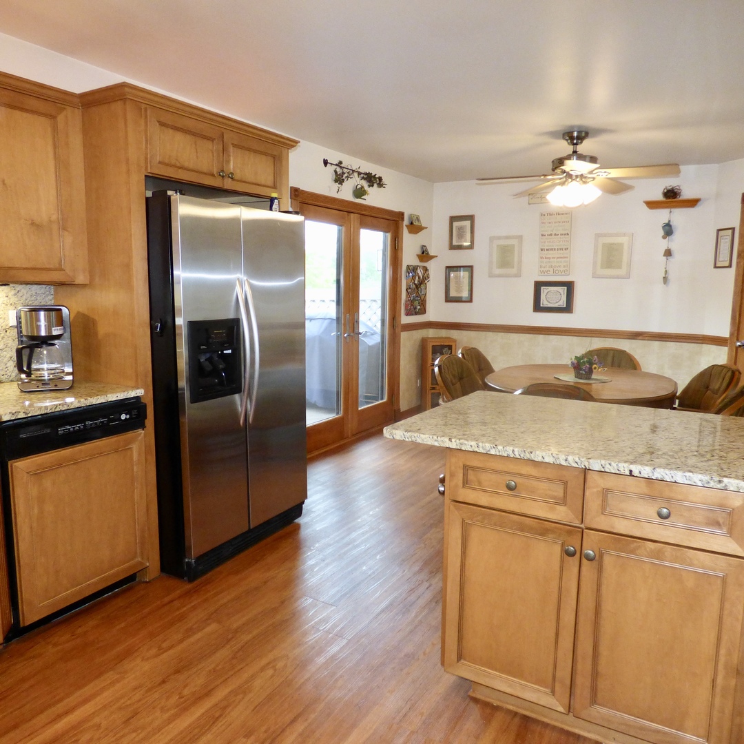 648 Sable Avenue Addison, IL 60101 - Photo 8 of 39