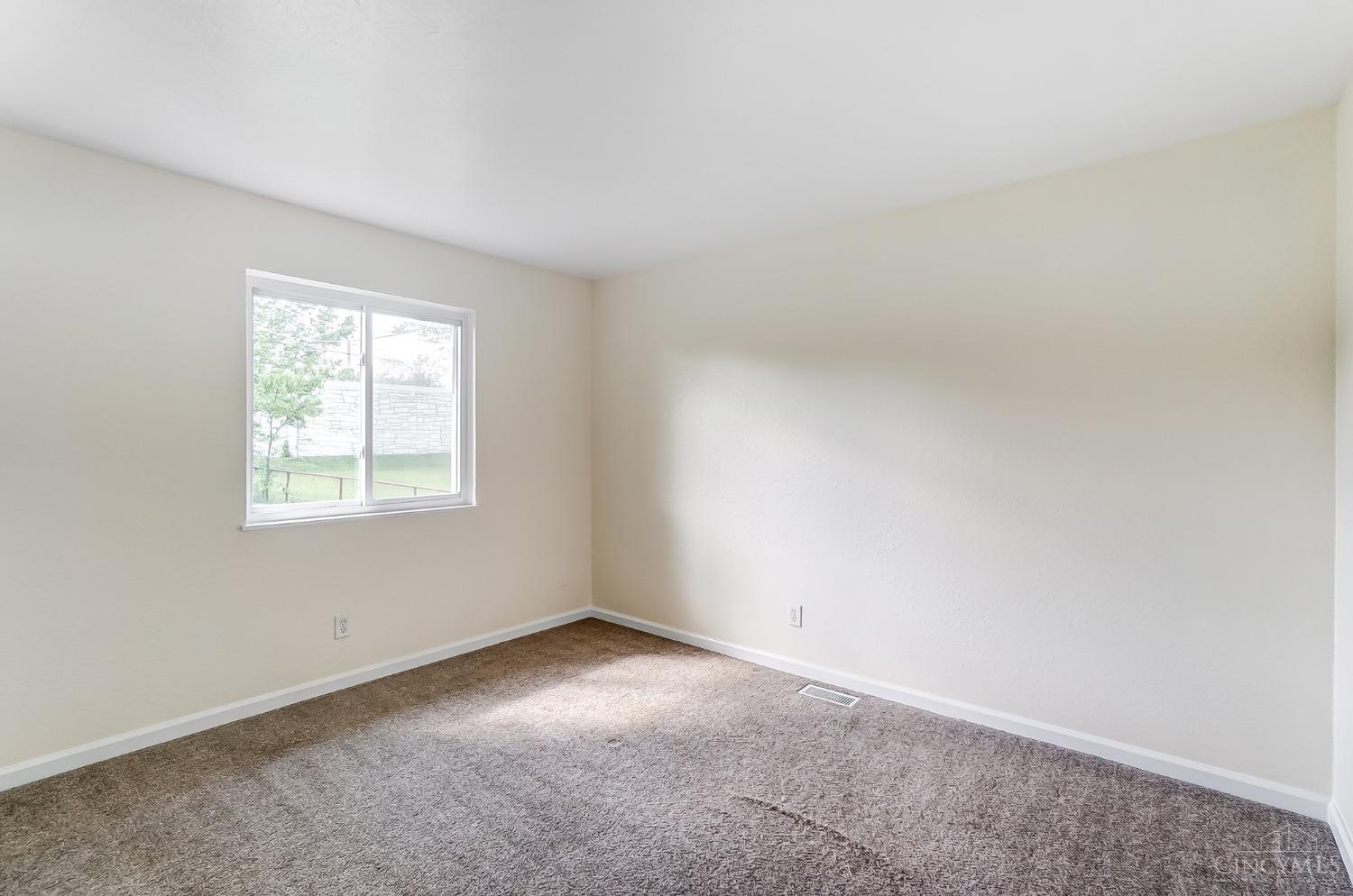 11526 Raphael Place Forest Park, OH 45240 - Photo 9 of 18
