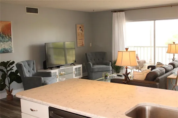 $2,495 | 4240 Ironwood Circle, Unit 404, Bradenton, FL 34209