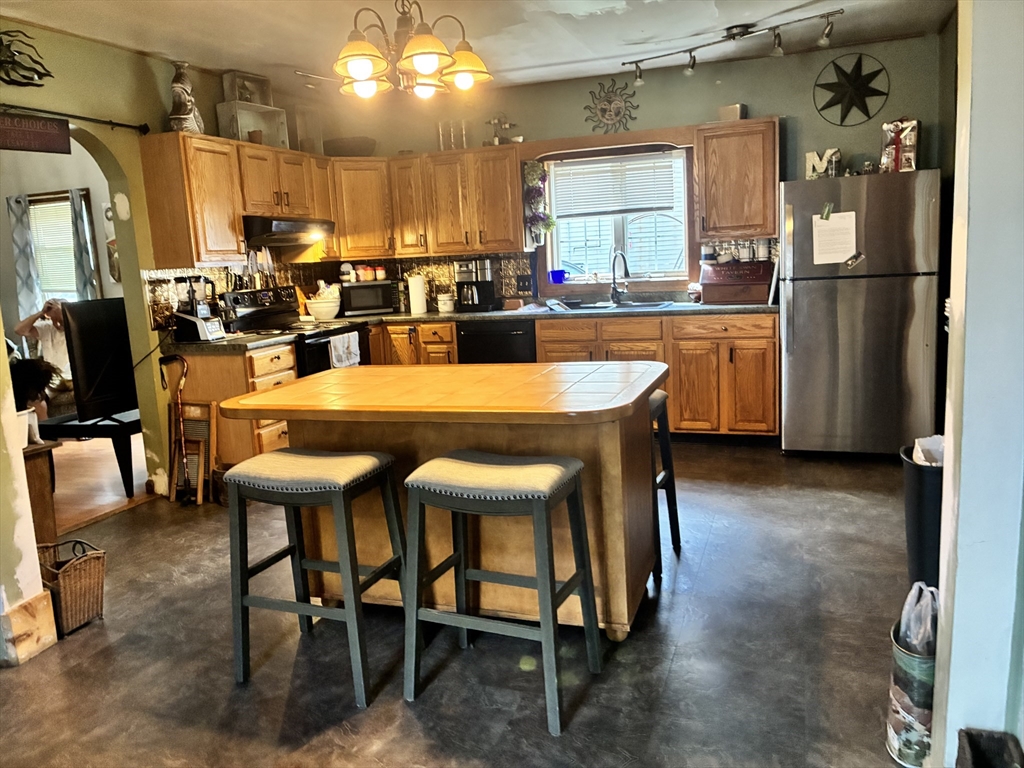 24 Bridge Street Montague, MA 01349 - Photo 9 of 24