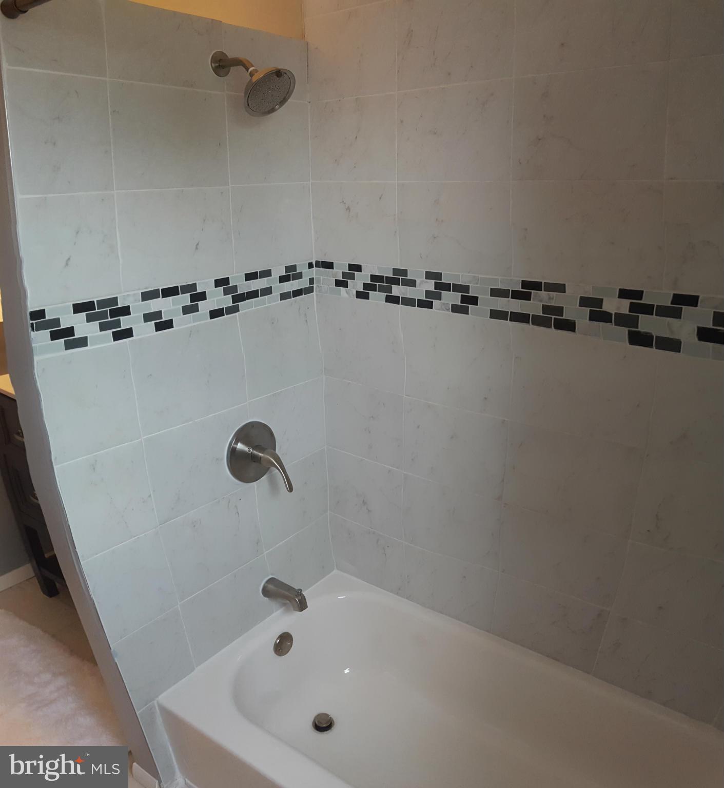 1034 Middleborough Road Baltimore, MD 21221 - Photo 17 of 29 a bathroom with a bathtub