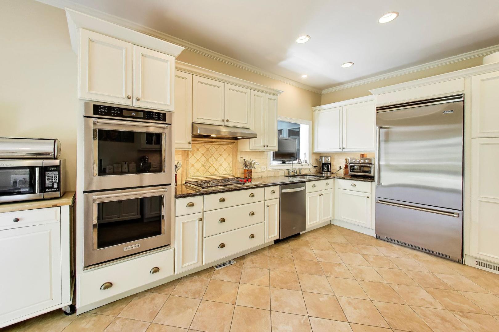 526 Greenleaf Avenue Wilmette, IL 60091 - Photo 12 of 43