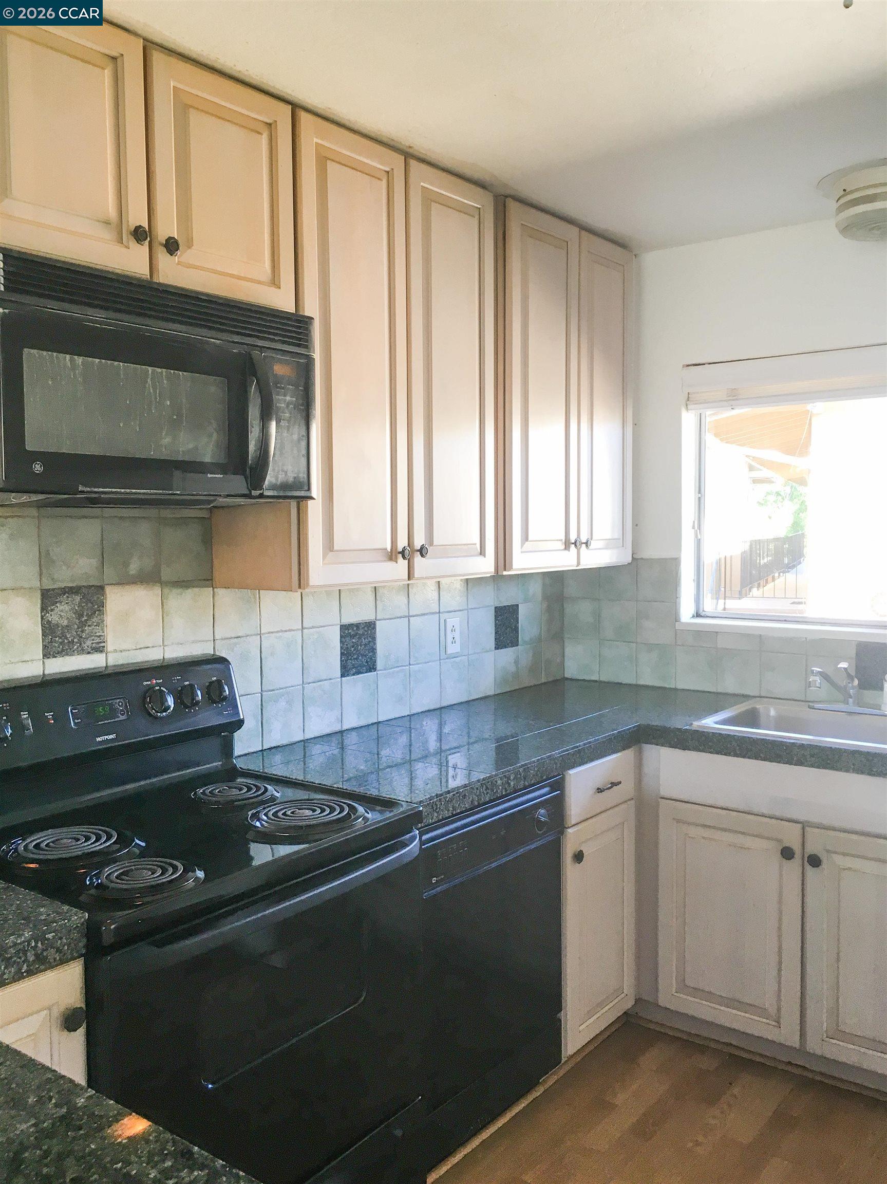 155 Canal Street, Unit 12 San Rafael, CA 94901 - Photo 5 of 17