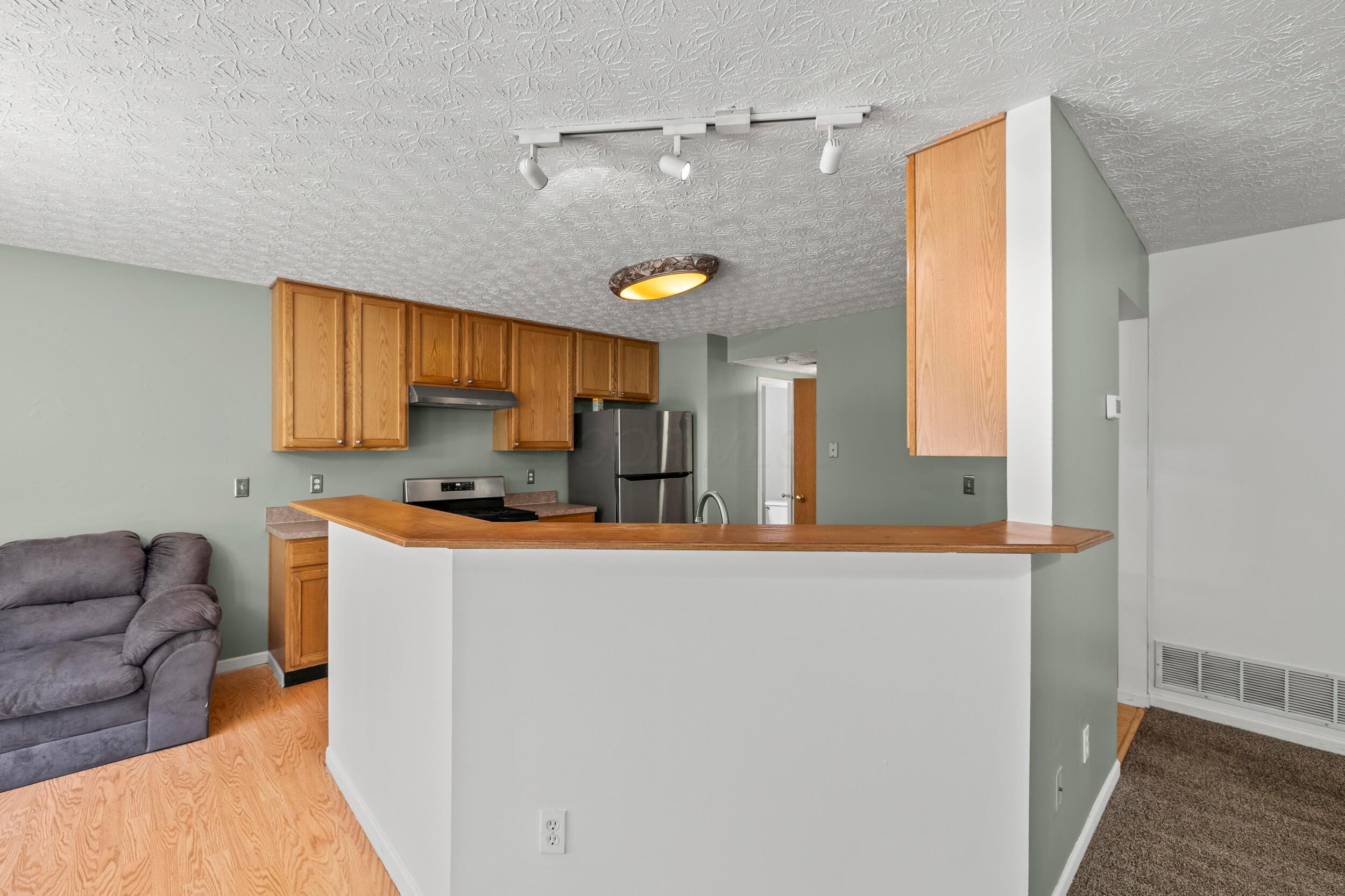 2077 Waymont Road Columbus, OH 43229 - Photo 13 of 27 13_kitchen 01
