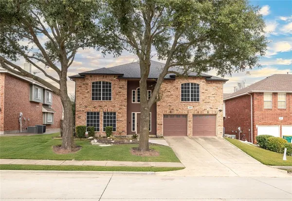 $400,000 | 213 Rainsong Drive, Cedar Hill, TX 75104